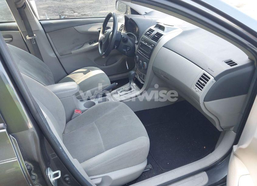 Photo 5 of 2012 Toyota Corolla LE (VIN 2T1BU4EE8CC757117)