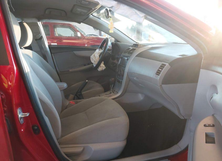 Photo 5 of 2013 Toyota Corolla LE (VIN 2T1BU4EE8DC006116)