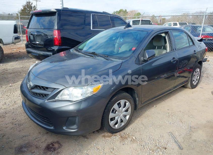Photo 2 of 2013 Toyota Corolla L (VIN 2T1BU4EE8DC006407)
