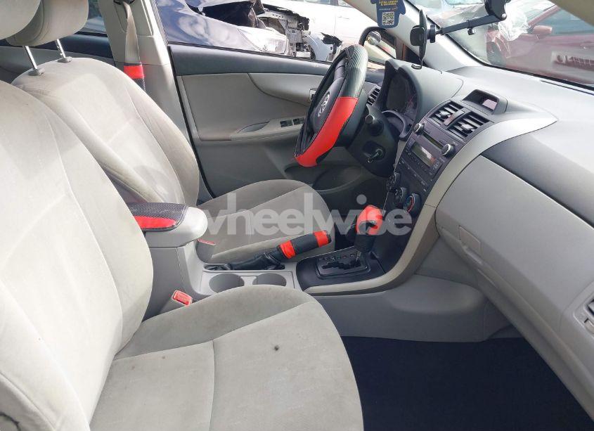 Photo 5 of 2013 Toyota Corolla L (VIN 2T1BU4EE8DC006407)