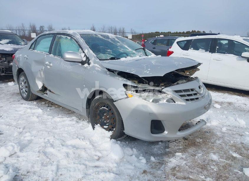 2013 Toyota Corolla LE (VIN 2T1BU4EE8DC013597) main photo