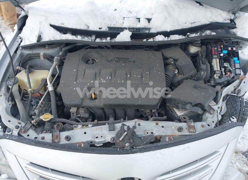 Photo 10 of 2013 Toyota Corolla LE (VIN 2T1BU4EE8DC013597)