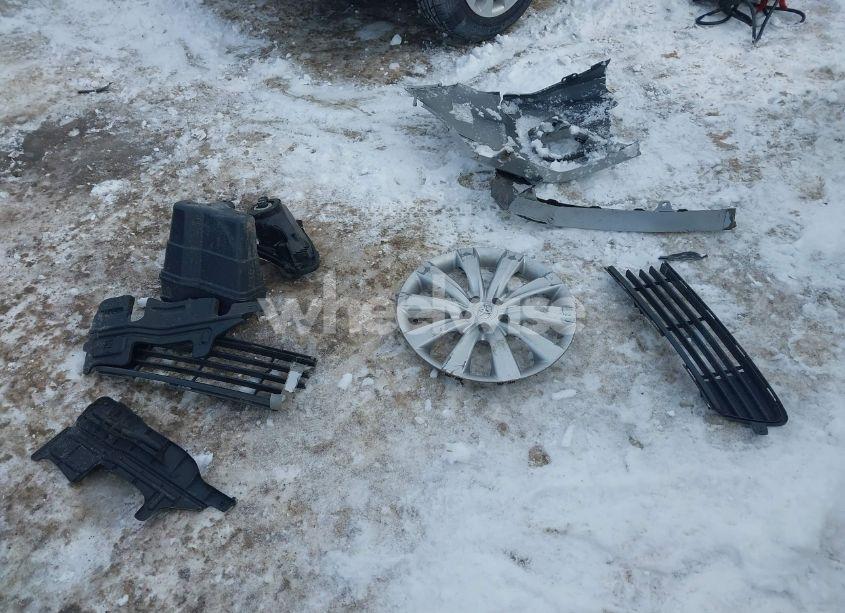 Photo 12 of 2013 Toyota Corolla LE (VIN 2T1BU4EE8DC013597)