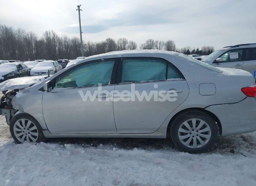 Photo 15 of 2013 Toyota Corolla LE (VIN 2T1BU4EE8DC013597)