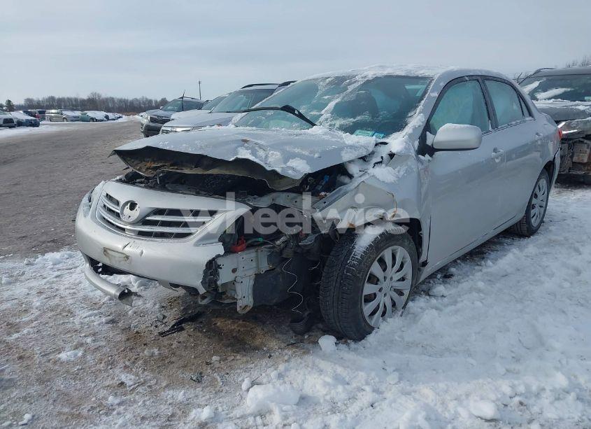 Photo 2 of 2013 Toyota Corolla LE (VIN 2T1BU4EE8DC013597)