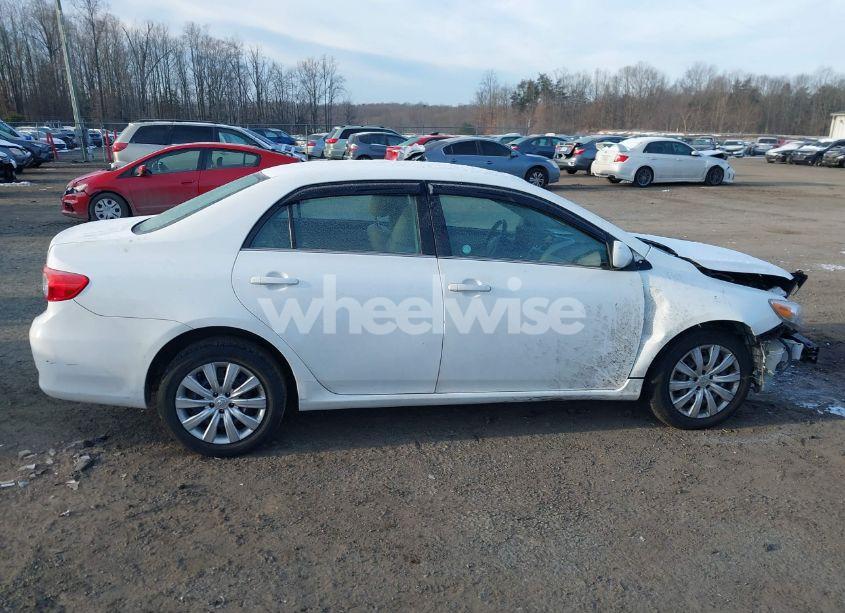 Photo 13 of 2013 Toyota Corolla LE (VIN 2T1BU4EE8DC045403)
