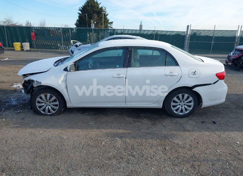 Photo 14 of 2013 Toyota Corolla LE (VIN 2T1BU4EE8DC045403)