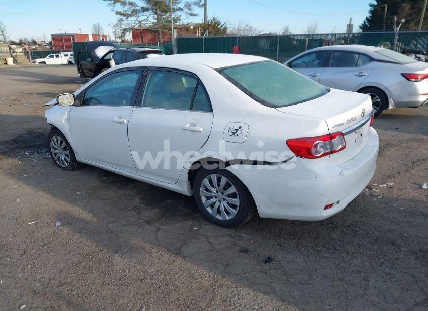 Photo 3 of 2013 Toyota Corolla LE (VIN 2T1BU4EE8DC045403)