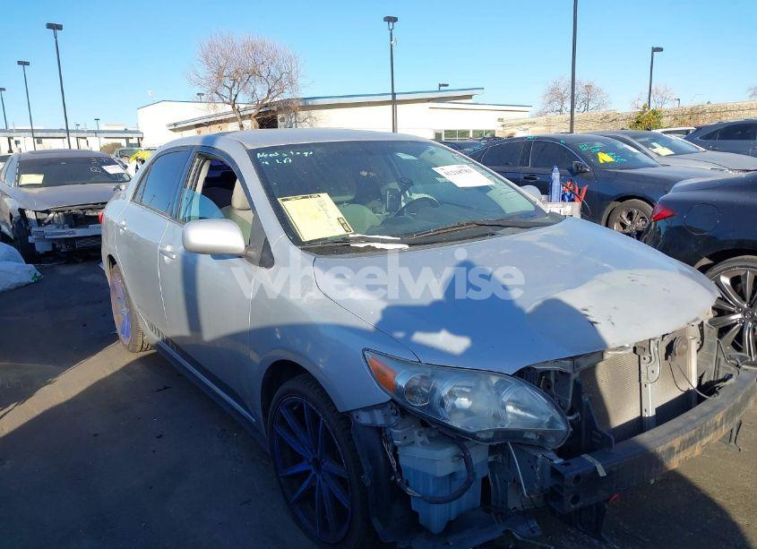 Photo 14 of 2013 Toyota Corolla LE (VIN 2T1BU4EE8DC070253)