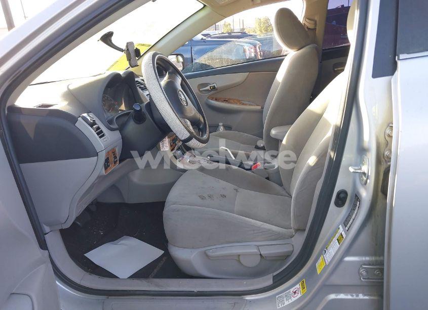 Photo 5 of 2013 Toyota Corolla LE (VIN 2T1BU4EE8DC070253)