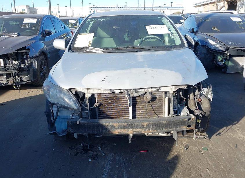 Photo 6 of 2013 Toyota Corolla LE (VIN 2T1BU4EE8DC070253)