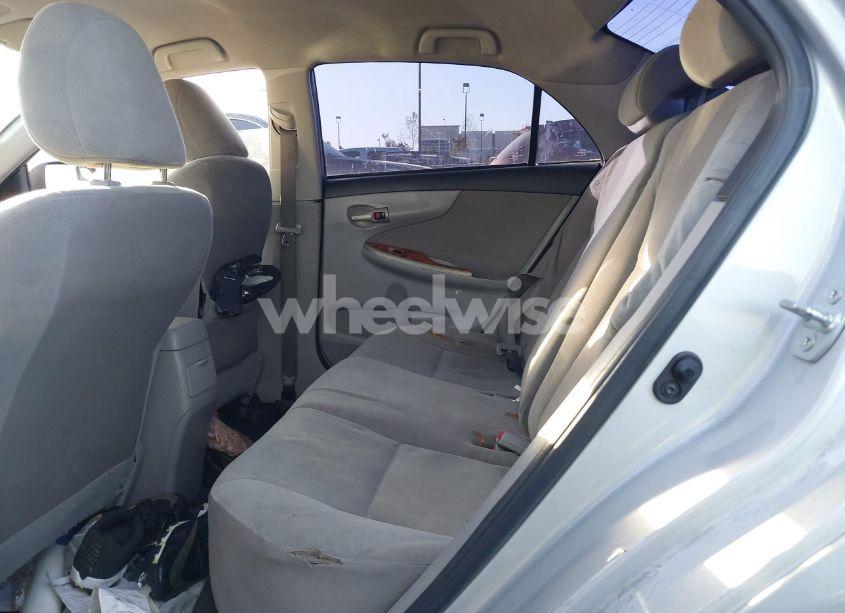 Photo 8 of 2013 Toyota Corolla LE (VIN 2T1BU4EE8DC070253)