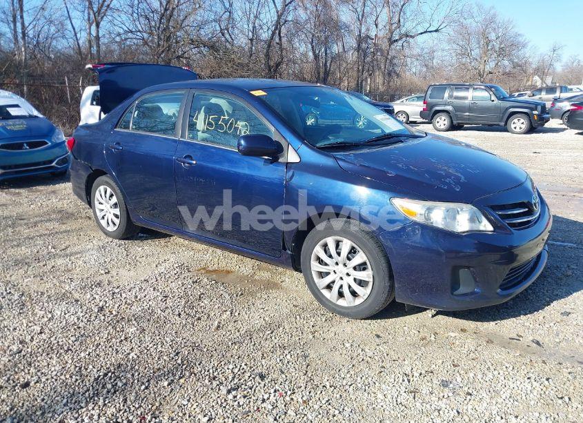 2013 Toyota Corolla LE (VIN 2T1BU4EE8DC074447) main photo