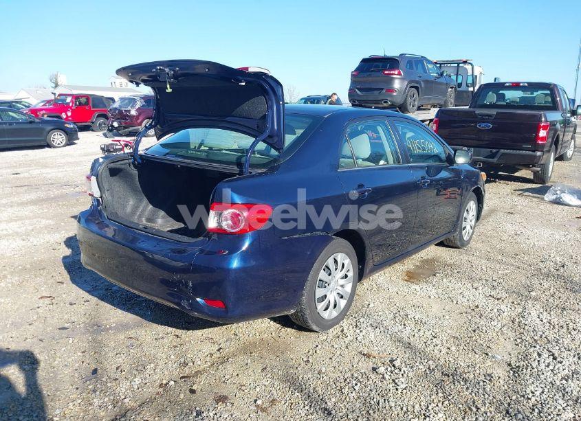 Photo 4 of 2013 Toyota Corolla LE (VIN 2T1BU4EE8DC074447)