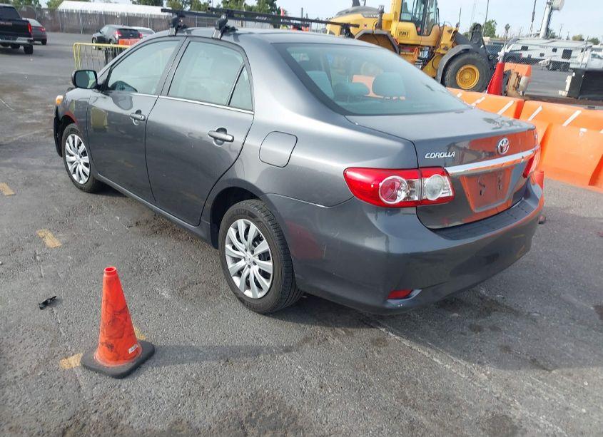 Photo 3 of 2013 Toyota Corolla LE (VIN 2T1BU4EE8DC097971)