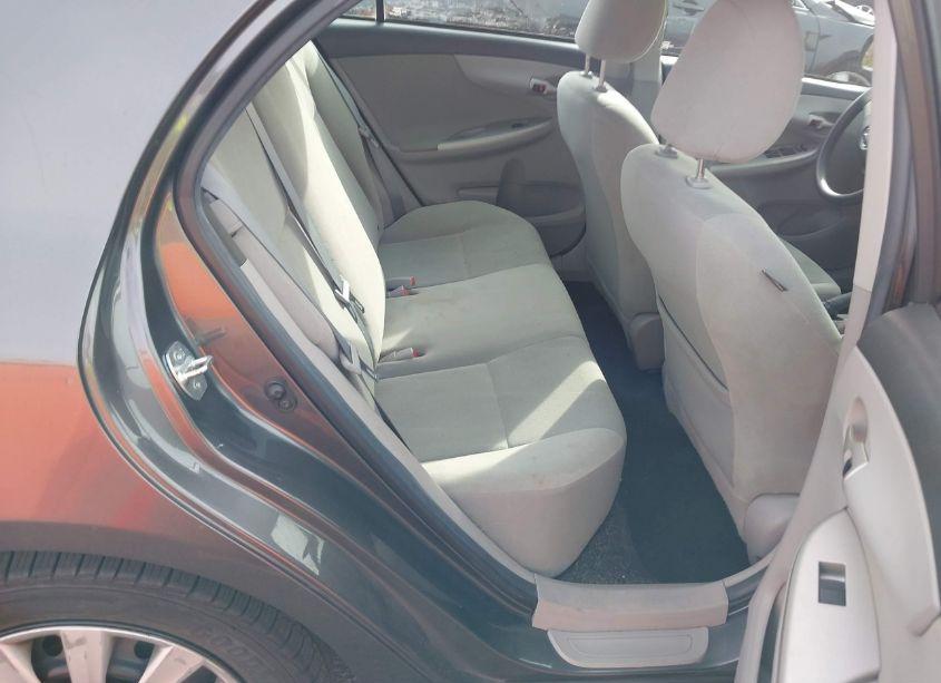 Photo 8 of 2013 Toyota Corolla LE (VIN 2T1BU4EE8DC097971)