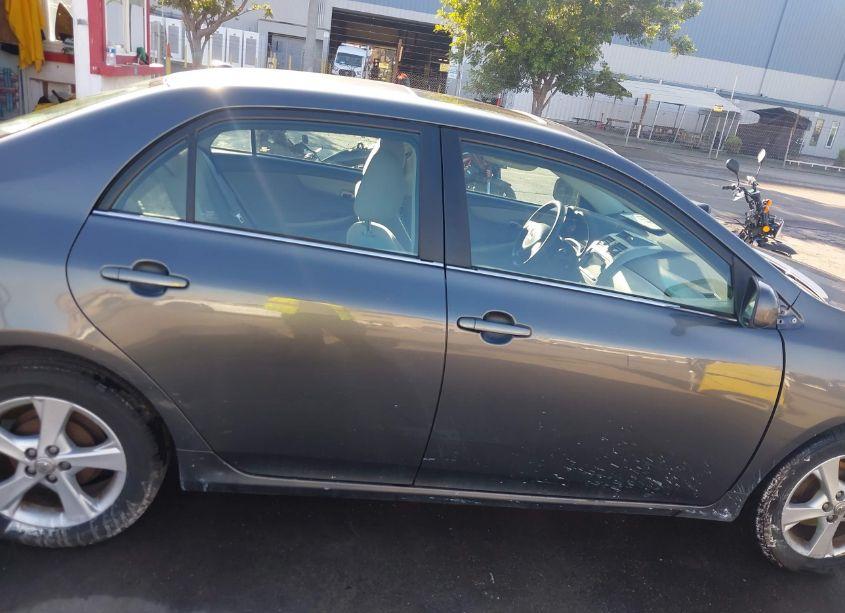 Photo 14 of 2013 Toyota Corolla LE (VIN 2T1BU4EE8DC114705)