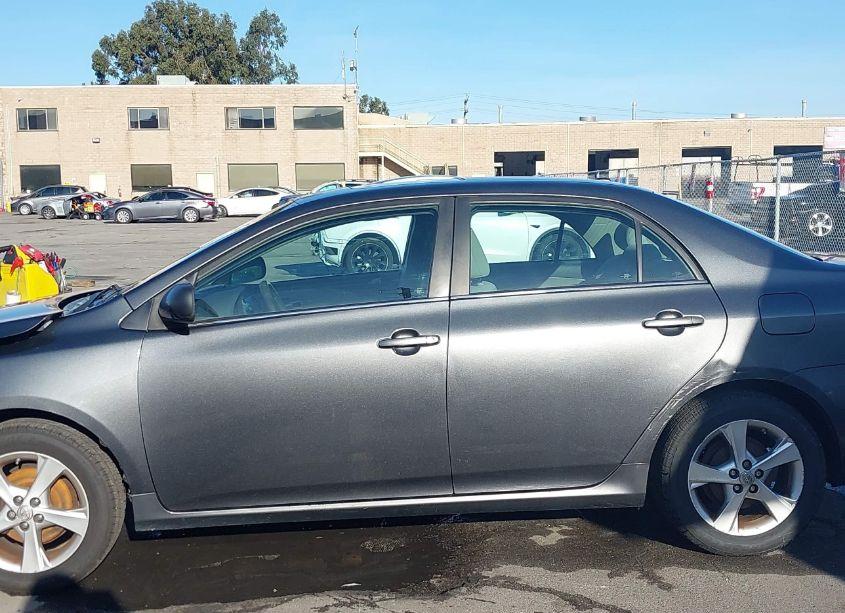 Photo 15 of 2013 Toyota Corolla LE (VIN 2T1BU4EE8DC114705)