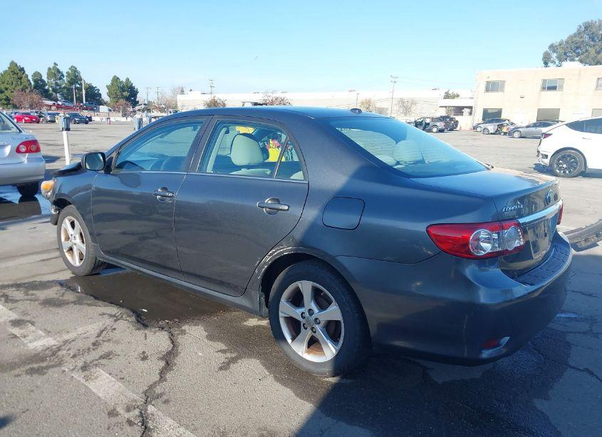Photo 3 of 2013 Toyota Corolla LE (VIN 2T1BU4EE8DC114705)