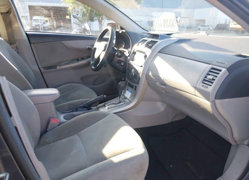Photo 5 of 2013 Toyota Corolla LE (VIN 2T1BU4EE8DC114705)