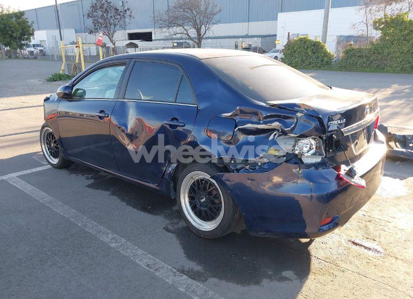 Photo 3 of 2013 Toyota Corolla LE (VIN 2T1BU4EE8DC924464)