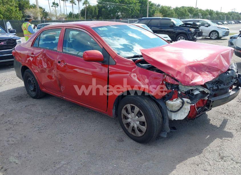 2013 Toyota Corolla L (VIN 2T1BU4EE8DC933312) main photo