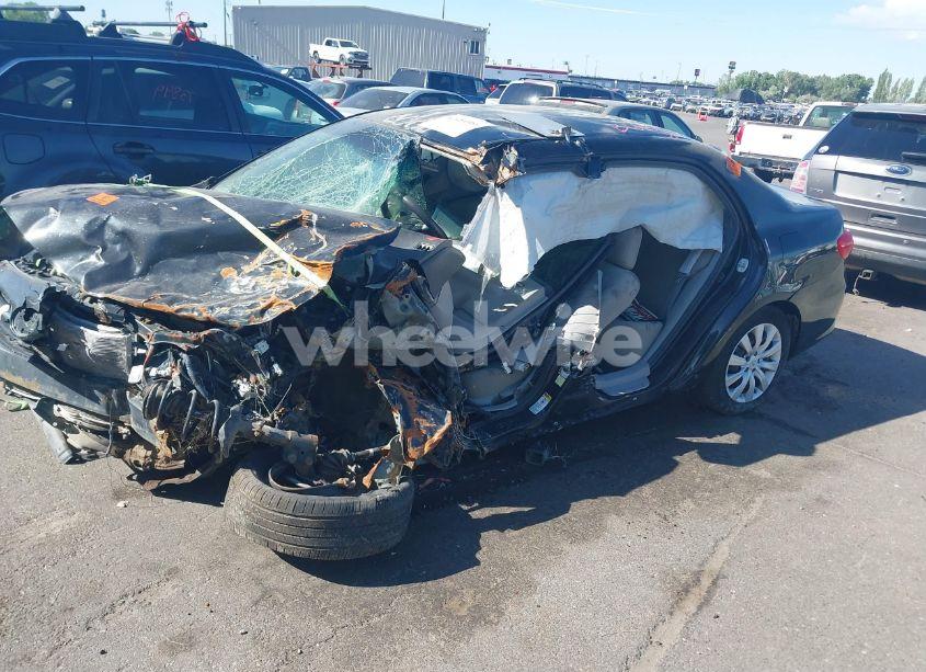 Photo 2 of 2013 Toyota Corolla LE (VIN 2T1BU4EE8DC933360)