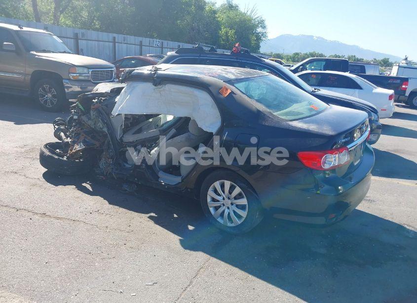 Photo 3 of 2013 Toyota Corolla LE (VIN 2T1BU4EE8DC933360)