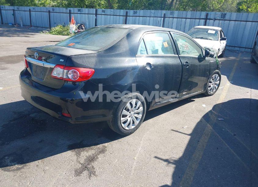 Photo 4 of 2013 Toyota Corolla LE (VIN 2T1BU4EE8DC933360)