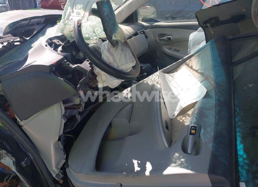 Photo 5 of 2013 Toyota Corolla LE (VIN 2T1BU4EE8DC933360)