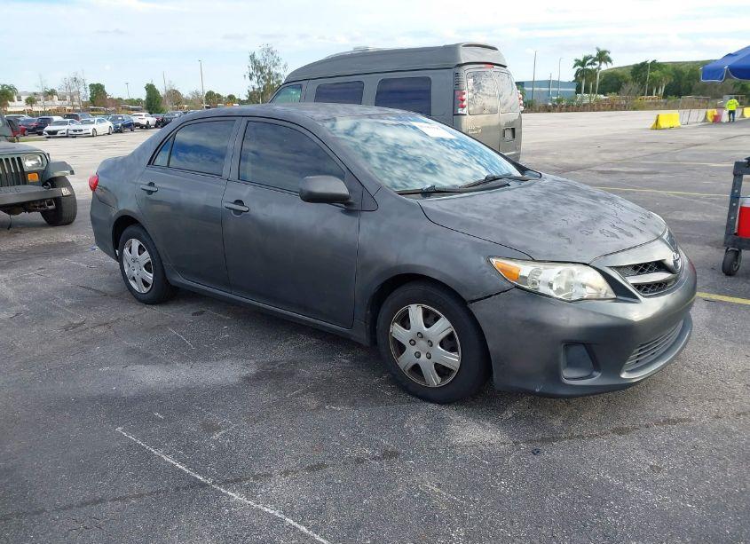 2013 Toyota Corolla L (VIN 2T1BU4EE8DC955794) main photo