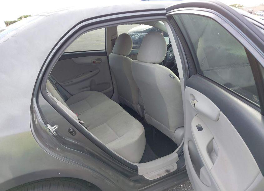 Photo 8 of 2013 Toyota Corolla L (VIN 2T1BU4EE8DC955794)