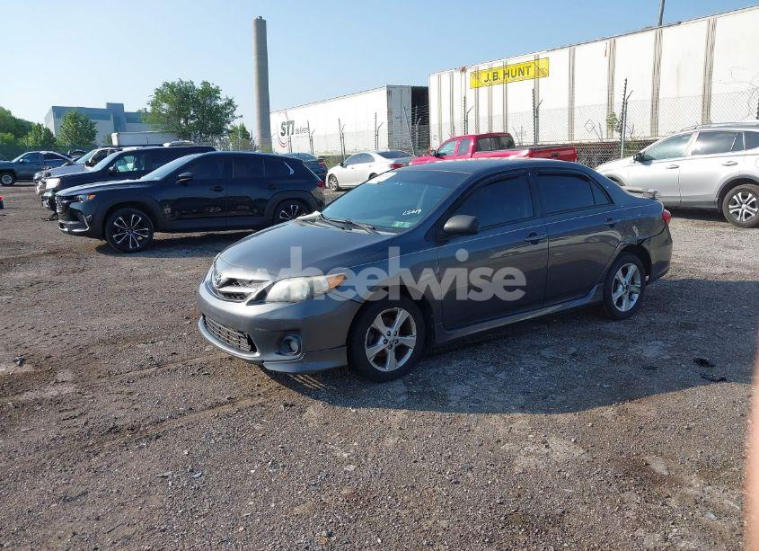 Photo 2 of 2013 Toyota Corolla S (VIN 2T1BU4EE8DC958906)