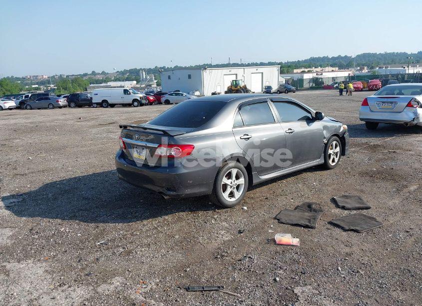 Photo 4 of 2013 Toyota Corolla S (VIN 2T1BU4EE8DC958906)