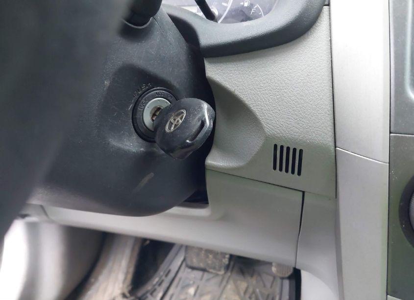 Photo 11 of 2013 Toyota Corolla LE (VIN 2T1BU4EE8DC972630)