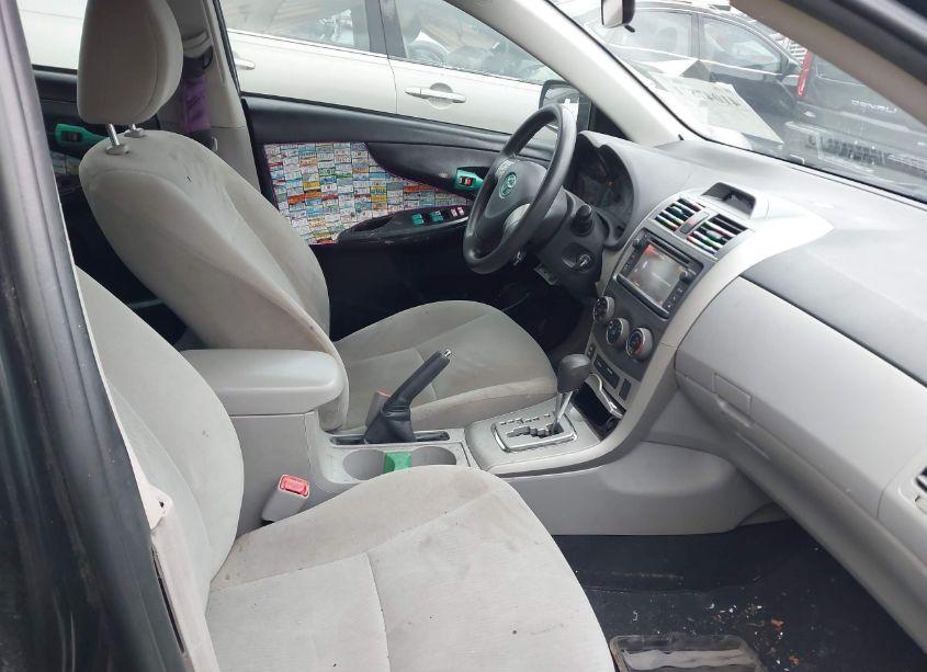 Photo 5 of 2013 Toyota Corolla LE (VIN 2T1BU4EE8DC972630)