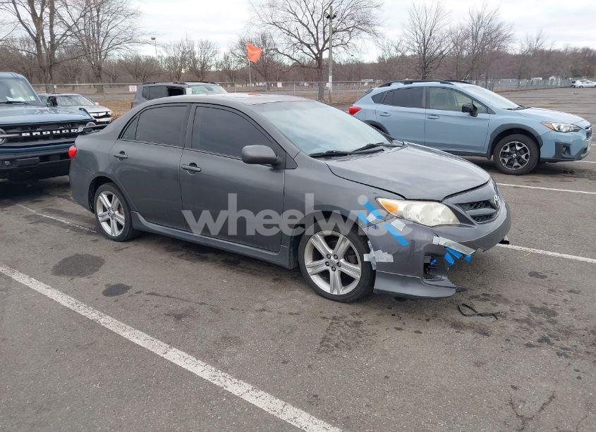 2013 Toyota Corolla S (VIN 2T1BU4EE8DC995146) main photo