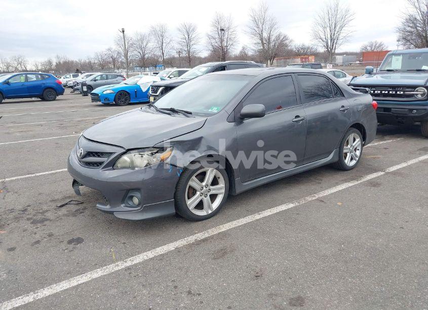 Photo 2 of 2013 Toyota Corolla S (VIN 2T1BU4EE8DC995146)