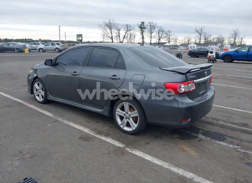 Photo 3 of 2013 Toyota Corolla S (VIN 2T1BU4EE8DC995146)