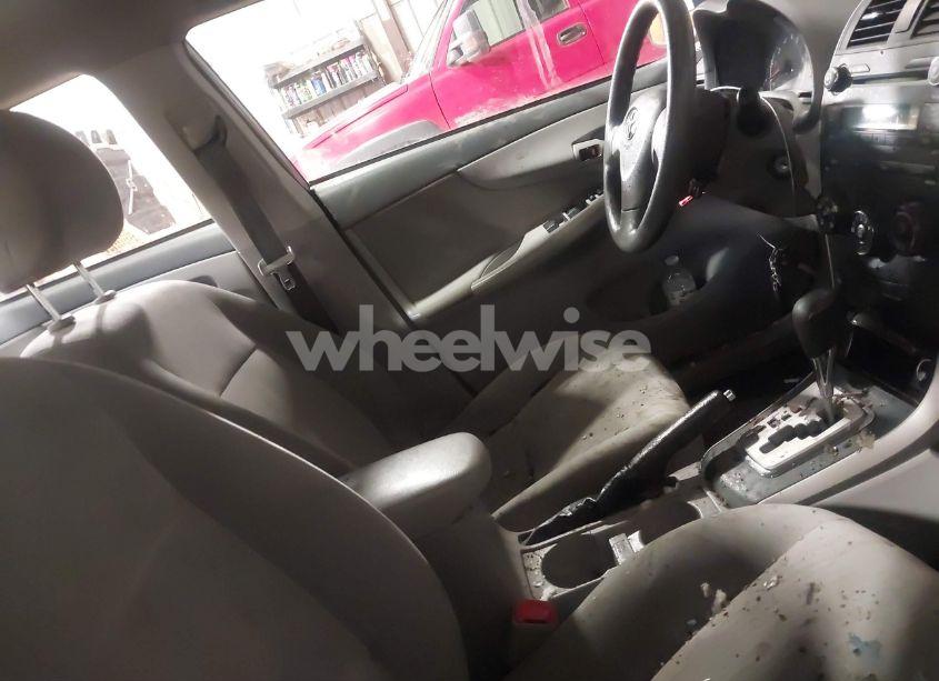 Photo 5 of 2010 Toyota Corolla LE (VIN 2T1BU4EE9AC267623)