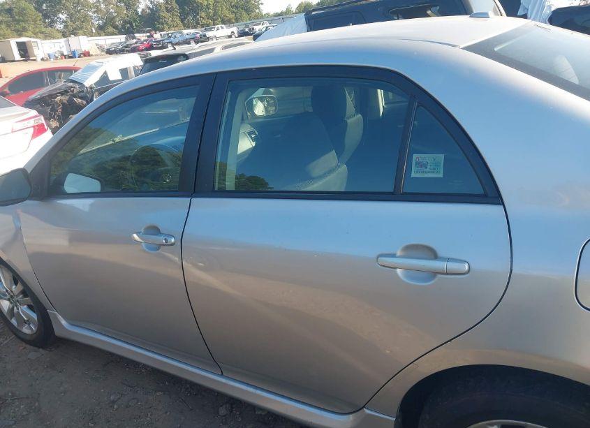 Photo 14 of 2010 Toyota Corolla S (VIN 2T1BU4EE9AC303388)