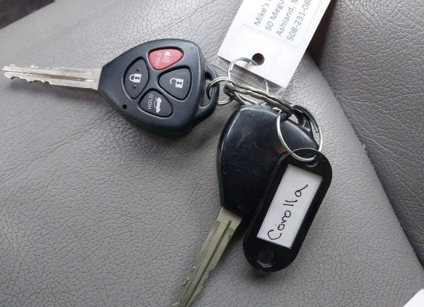 Photo 11 of 2010 Toyota Corolla LE (VIN 2T1BU4EE9AC315833)