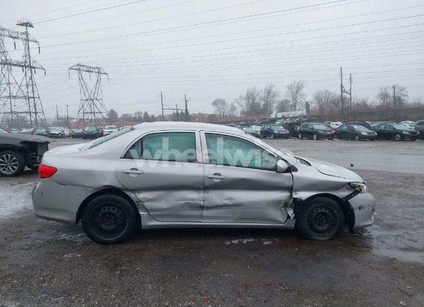 Photo 13 of 2010 Toyota Corolla LE (VIN 2T1BU4EE9AC482886)