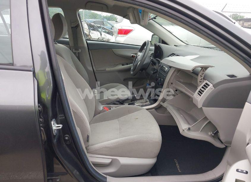 Photo 5 of 2010 Toyota Corolla LE (VIN 2T1BU4EE9AC487330)