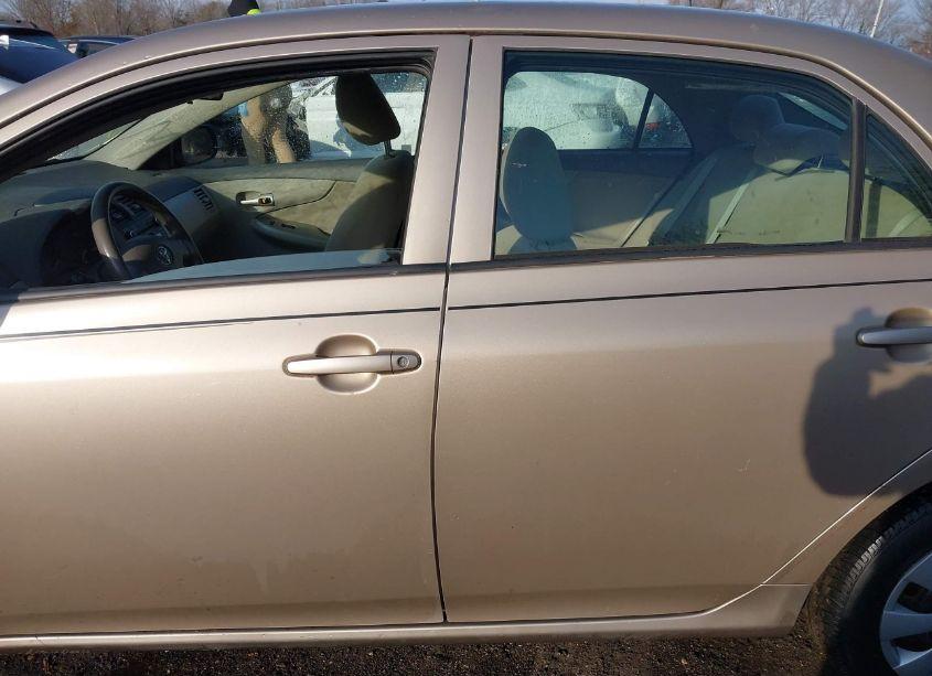 Photo 14 of 2010 Toyota Corolla LE (VIN 2T1BU4EE9AC533531)