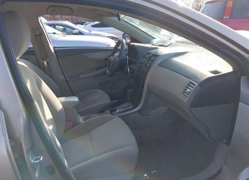 Photo 5 of 2010 Toyota Corolla LE (VIN 2T1BU4EE9AC533531)