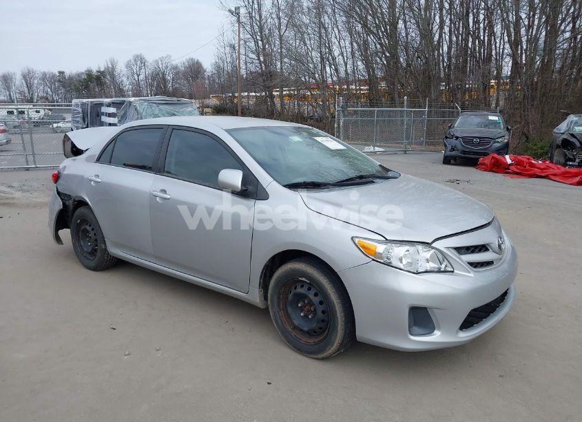 2011 Toyota Corolla LE (VIN 2T1BU4EE9BC553540) main photo