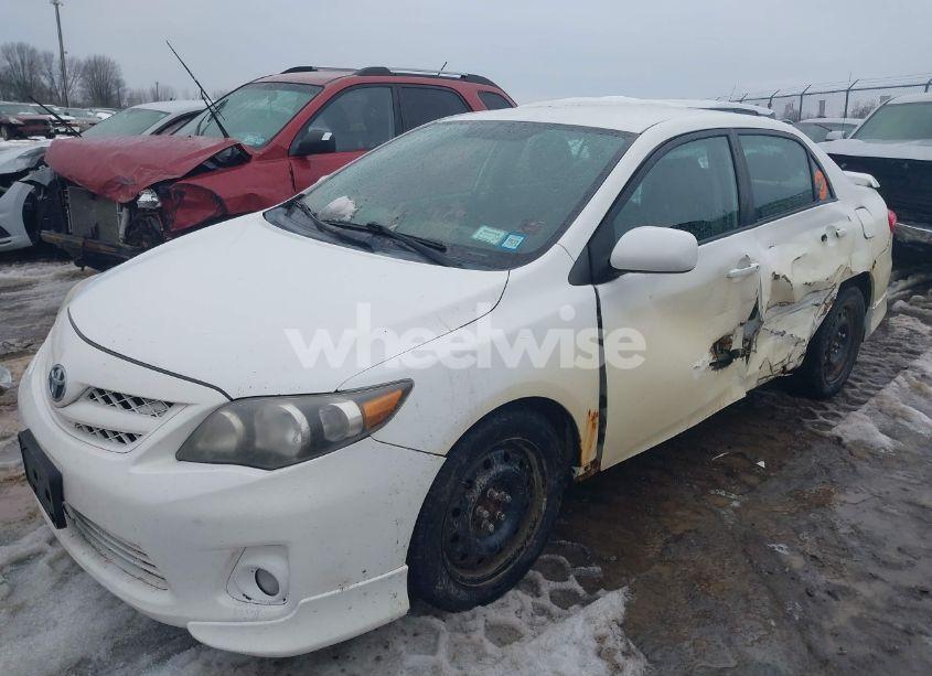 Photo 2 of 2011 Toyota Corolla S (VIN 2T1BU4EE9BC573691)