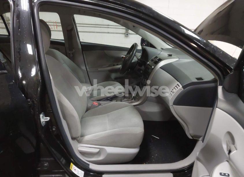 Photo 5 of 2011 Toyota Corolla S/LE (VIN 2T1BU4EE9BC671068)