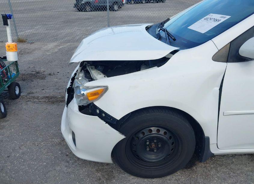 Photo 13 of 2011 Toyota Corolla LE (VIN 2T1BU4EE9BC680871)